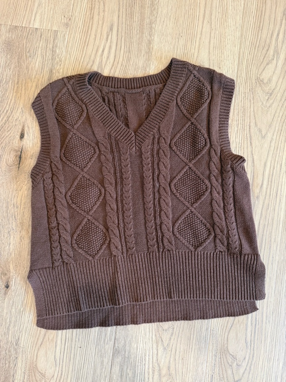 Brown Cable Knit V-Neck Cropped Sweater Vest